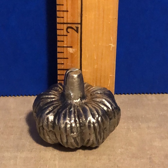 Pier 1 Metal Pumpkin Place Card Holders 4 Holders 8 Cards - Picture 5 of 6